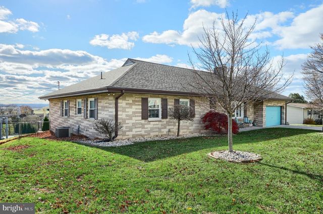 4330 BRIARWOOD CT, York, PA 17408