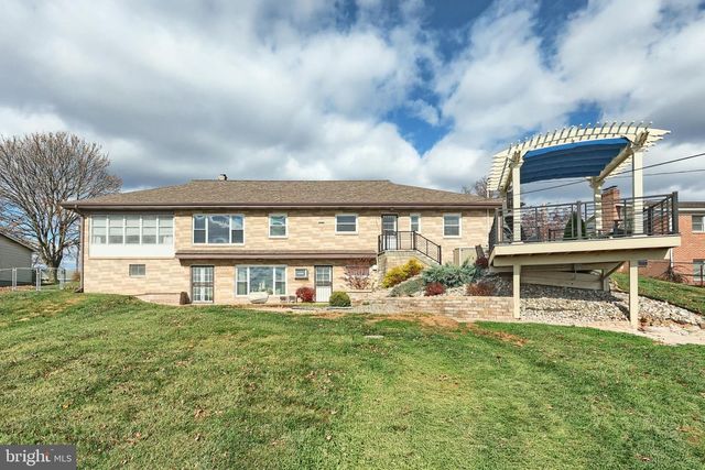 4330 BRIARWOOD CT, York, PA 17408