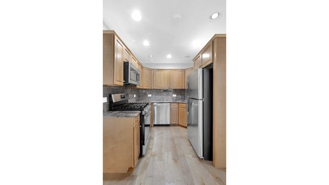 587 WARREN Street, New York City, NY 11217
