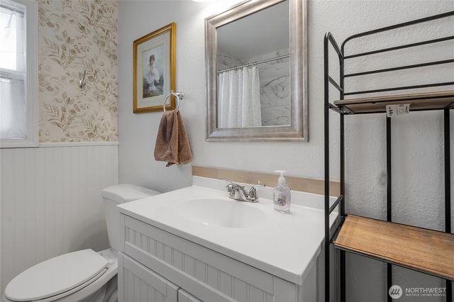 637 Elizabeth Street, Sumner, WA 98390