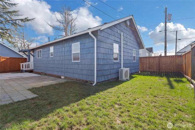 637 Elizabeth Street, Sumner, WA 98390