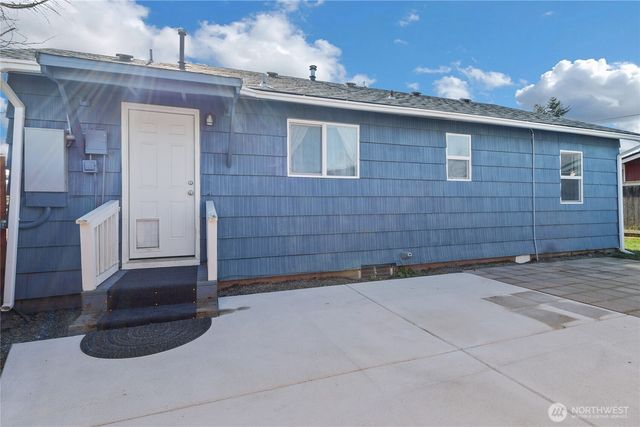 637 Elizabeth Street, Sumner, WA 98390