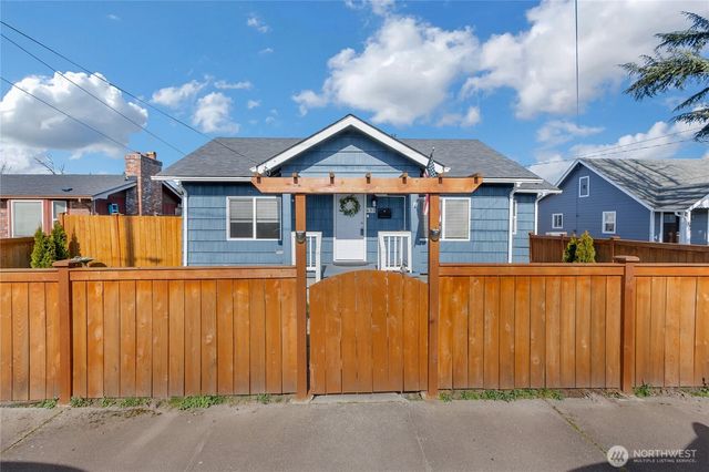 637 Elizabeth Street, Sumner, WA 98390