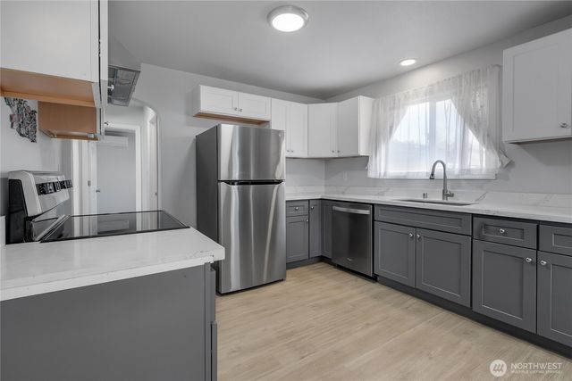 637 Elizabeth Street, Sumner, WA 98390