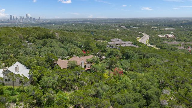 468 Spiller LN, West Lake Hills, TX 78746