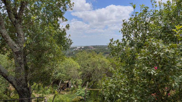 468 Spiller LN, West Lake Hills, TX 78746