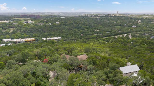 468 Spiller LN, West Lake Hills, TX 78746