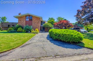 46 W Breitmeyer Place, Mount Clemens, MI 48043