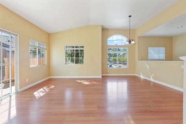 12047 Tivoli Park Row 4, San Diego, CA 92128