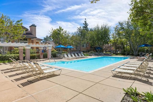 12047 Tivoli Park Row 4, San Diego, CA 92128