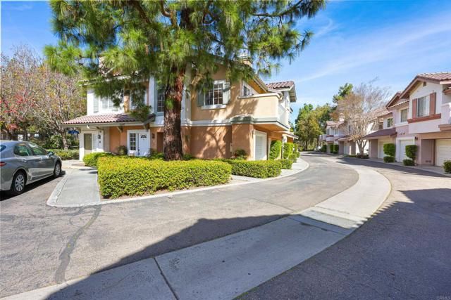 12047 Tivoli Park Row 4, San Diego, CA 92128