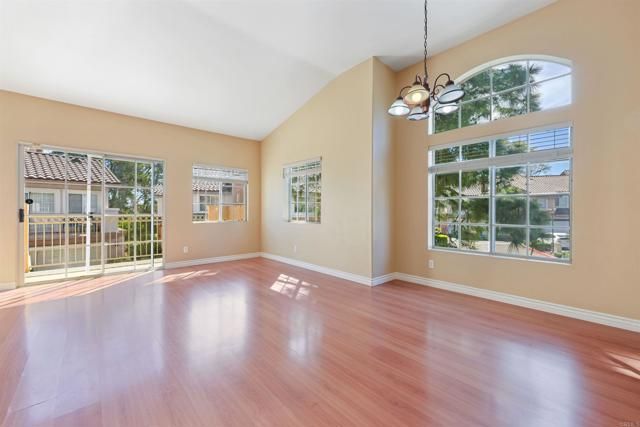 12047 Tivoli Park Row 4, San Diego, CA 92128