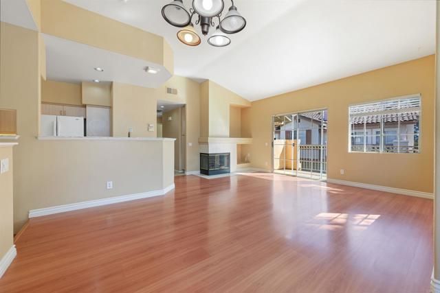 12047 Tivoli Park Row 4, San Diego, CA 92128