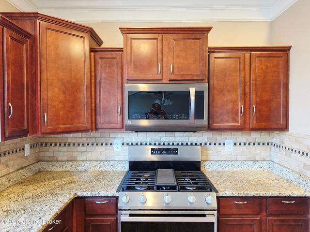 16300 Brookfield View Ct, Louisville, KY 40245