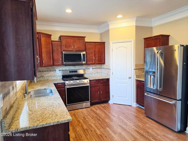 16300 Brookfield View Ct, Louisville, KY 40245