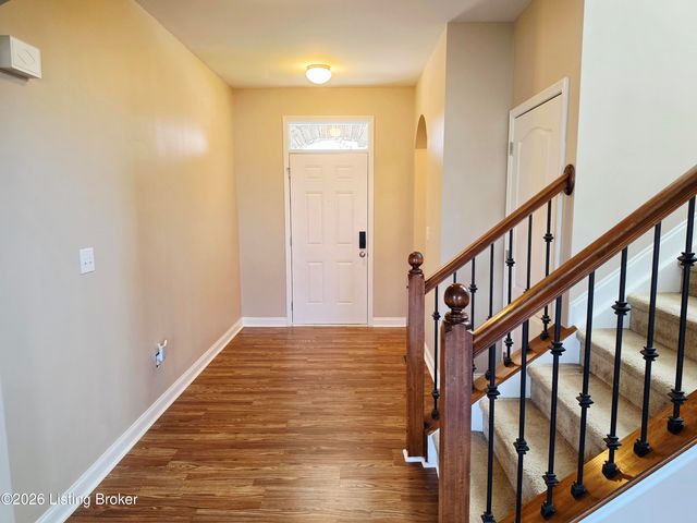 16300 Brookfield View Ct, Louisville, KY 40245