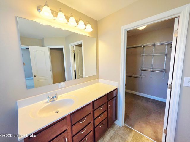 16300 Brookfield View Ct, Louisville, KY 40245