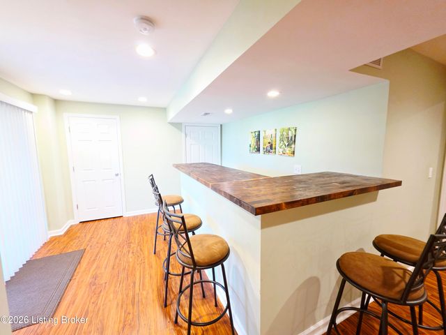 16300 Brookfield View Ct, Louisville, KY 40245