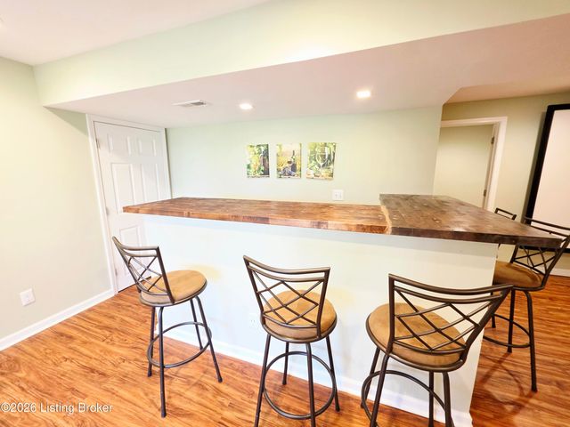 16300 Brookfield View Ct, Louisville, KY 40245
