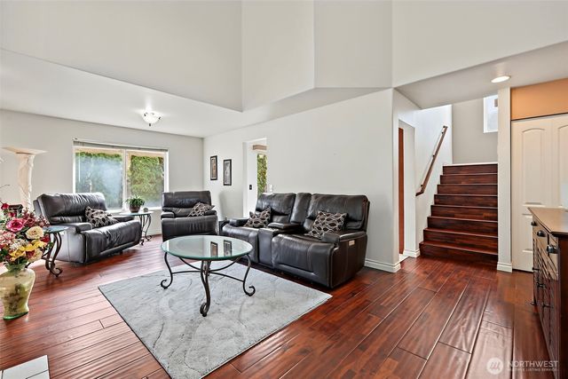 22727 SE 267th Place, Maple Valley, WA 98038