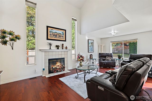 22727 SE 267th Place, Maple Valley, WA 98038