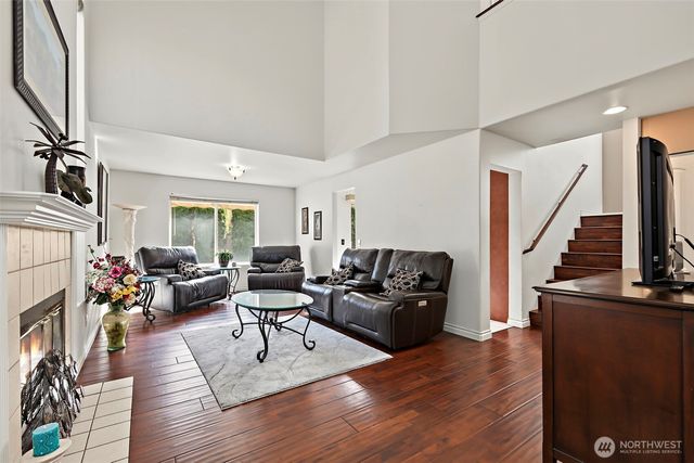 22727 SE 267th Place, Maple Valley, WA 98038