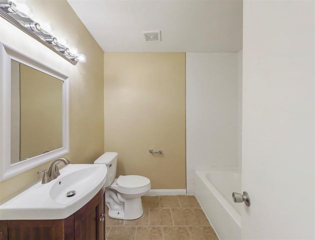 3711 23rd Street N, Texas City, TX 77590