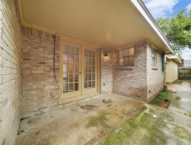 3711 23rd Street N, Texas City, TX 77590