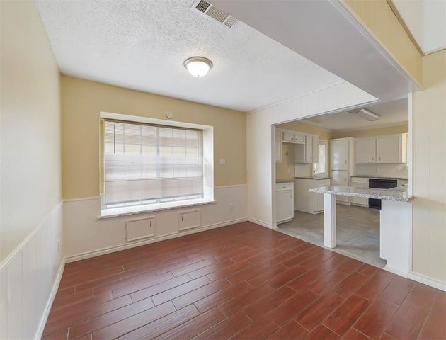 3711 23rd Street N, Texas City, TX 77590