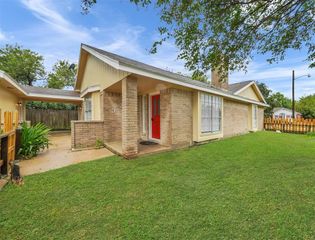 3711 23rd Street N, Texas City, TX 77590
