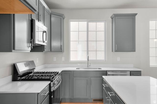 1043 W SPARROW WAY, Stansbury Park, UT 84074