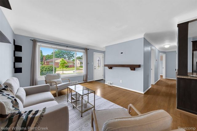 22613 Port Street, St. Clair Shores, MI 48082