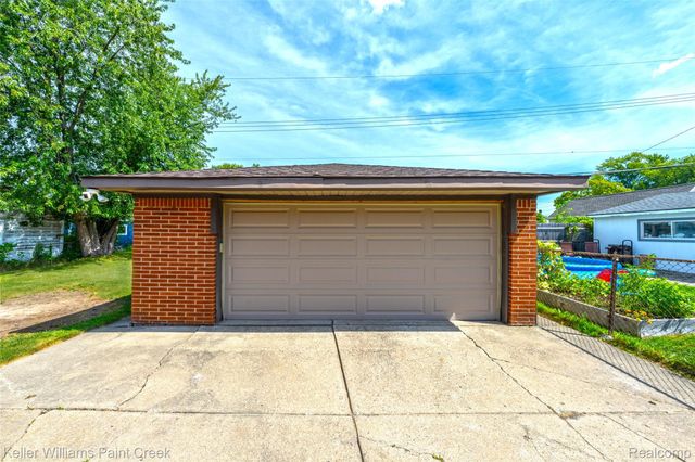 22613 Port Street, St. Clair Shores, MI 48082