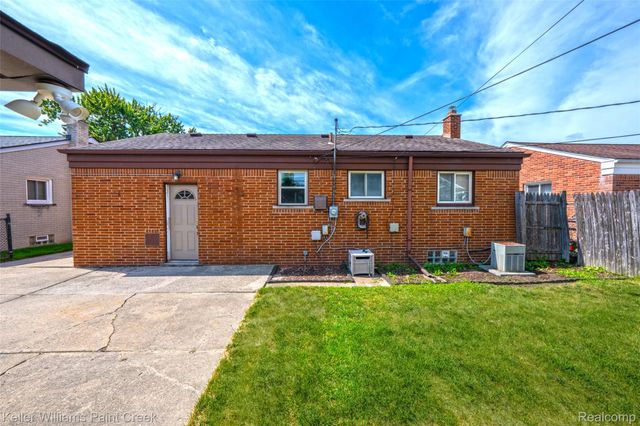 22613 Port Street, St. Clair Shores, MI 48082