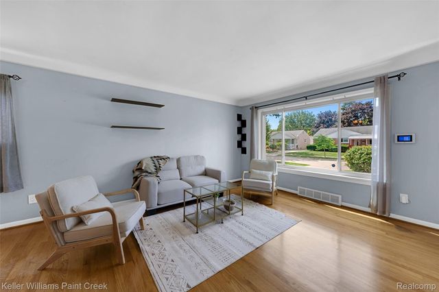 22613 Port Street, St. Clair Shores, MI 48082