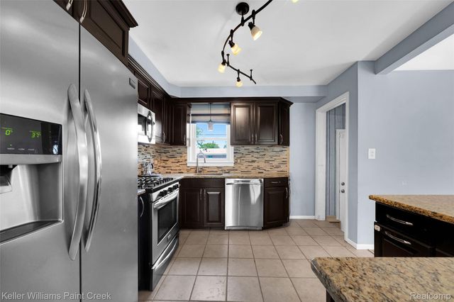22613 Port Street, St. Clair Shores, MI 48082