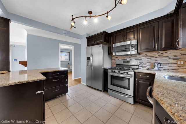 22613 Port Street, St. Clair Shores, MI 48082