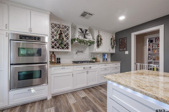765 RS County Road 3410, Emory, TX 75440