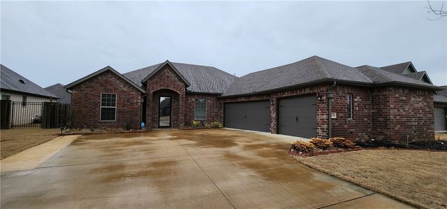 3200 Hazelnut Avenue, Bentonville, AR 72713