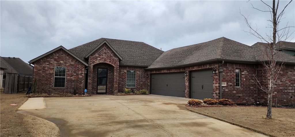 3200 Hazelnut Avenue, Bentonville, AR 72713