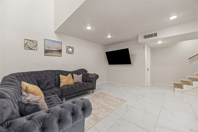 11411 Harwin Drive 17, Houston, TX 77072