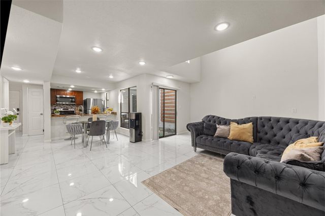 11411 Harwin Drive 17, Houston, TX 77072