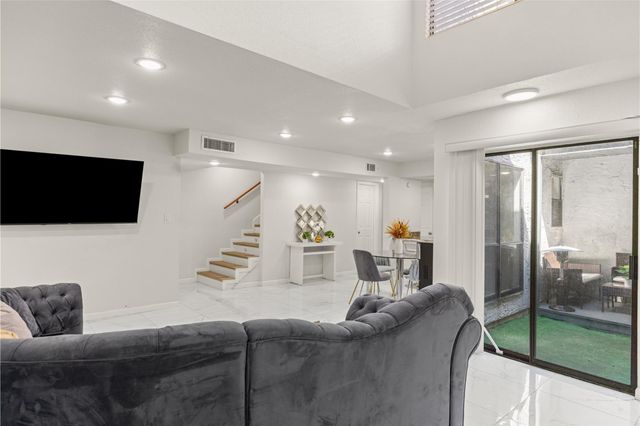 11411 Harwin Drive 17, Houston, TX 77072