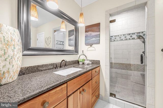 6202 W HALBERT RD, Bethesda, MD 20817