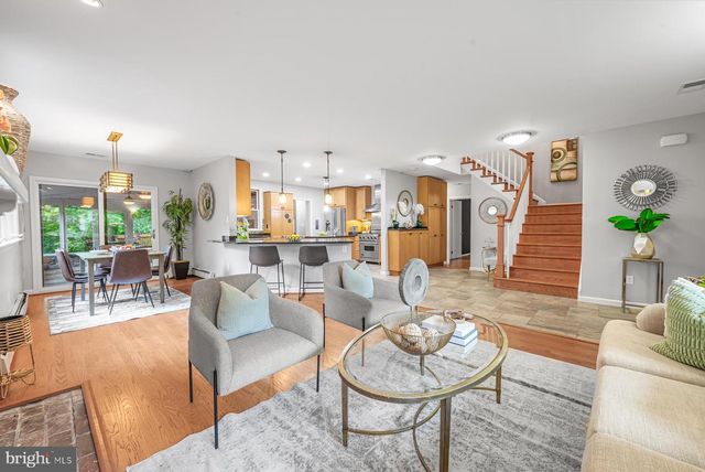 6202 W HALBERT RD, Bethesda, MD 20817