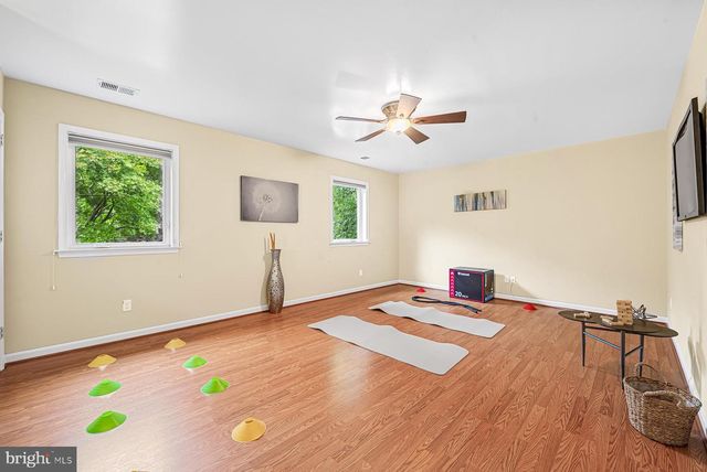 6202 W HALBERT RD, Bethesda, MD 20817