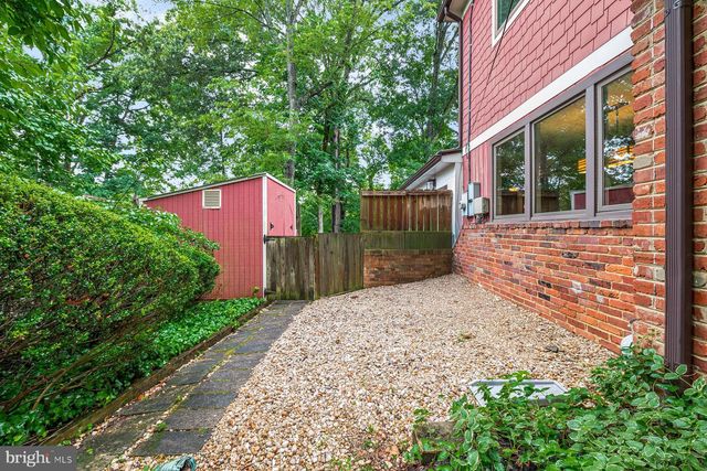 6202 W HALBERT RD, Bethesda, MD 20817