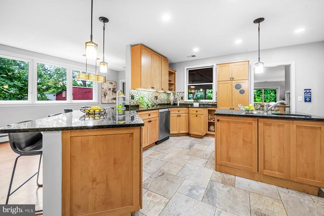 6202 W HALBERT RD, Bethesda, MD 20817