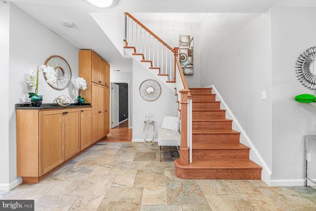 6202 W HALBERT RD, Bethesda, MD 20817