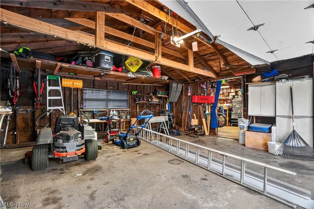 506 Adelaide Avenue SE, Warren, OH 44483